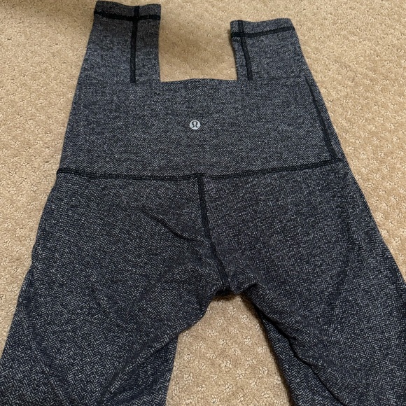 Lululemon - Picture 2 of 2